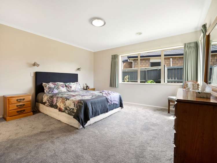 4 Merlin Close Huntington_28