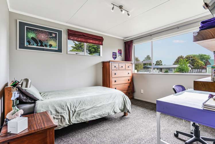 12 Lansdowne Crescent Glenview_12