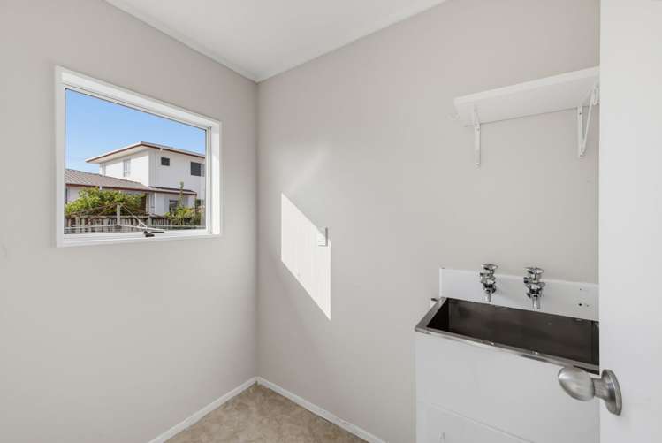 27A Tiverton Crescent Whalers Gate_25