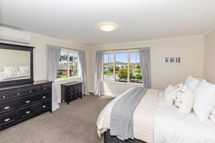 9 Strathmore Gardens Burwood_17