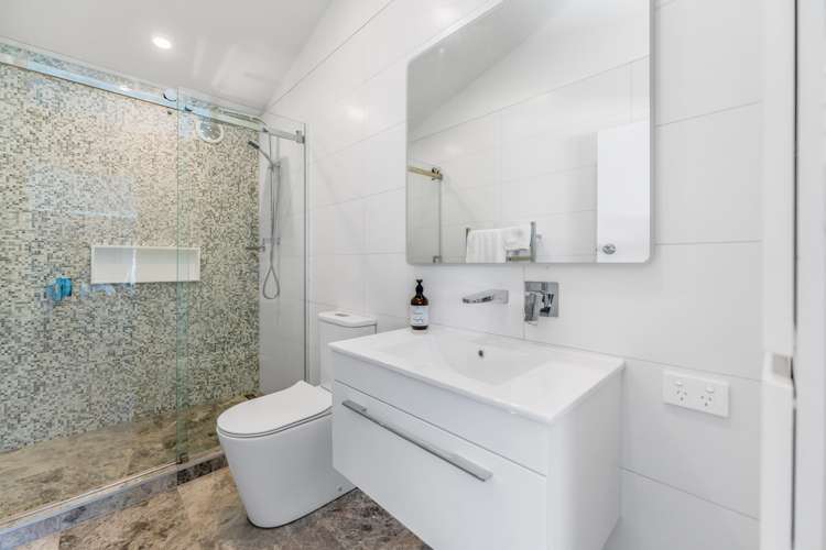 57 Grand View Road Leigh_19