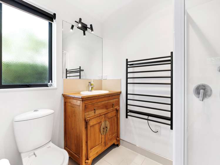 15 Riddington Rise Ohauiti_17