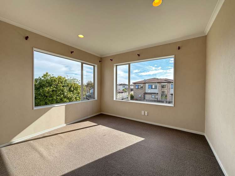 16 Flintridge Drive Flat Bush_7