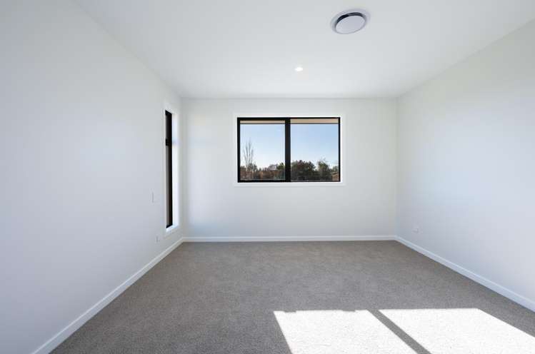 38 Hallmark Drive Richmond_15