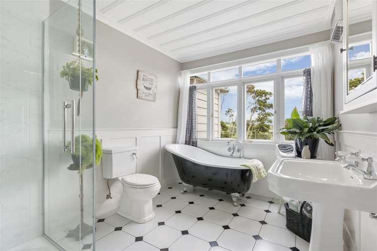 149 Whangaparaoa Road Red Beach_17