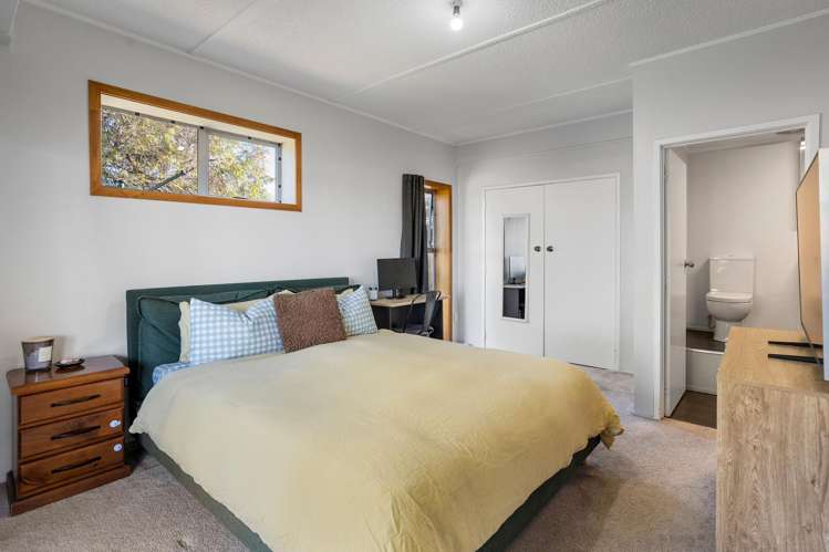 1/94 Chivalry Road Glenfield_13