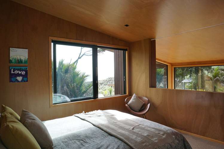 87 Garden Road Piha_6