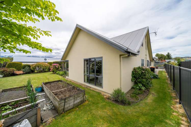 2 Campbell Court Te Anau_25