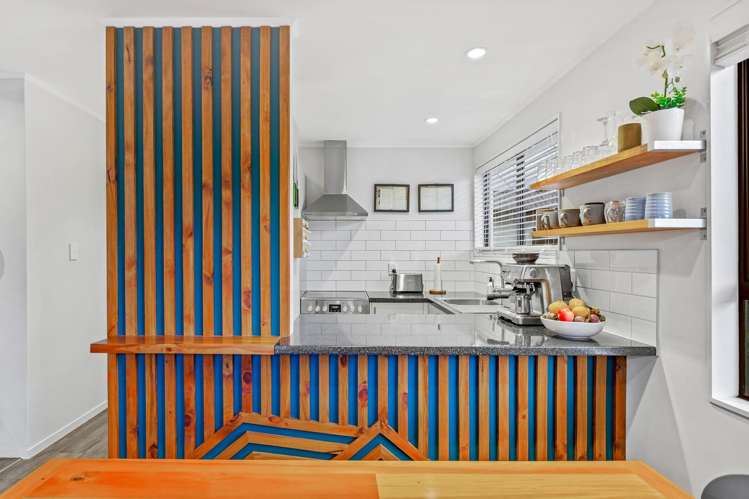 2/239 Waitemata Drive_0