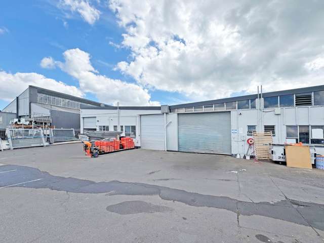 FUNCTIONAL 136M² UNIT FOR LEASE