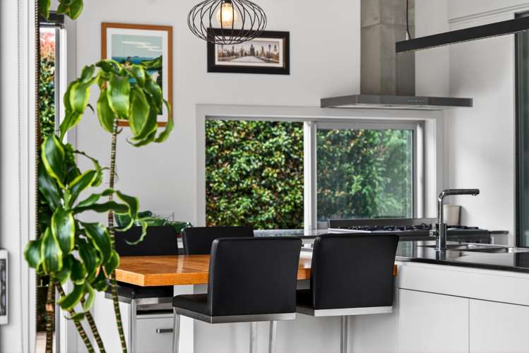 6 Giarni Place Karaka_6