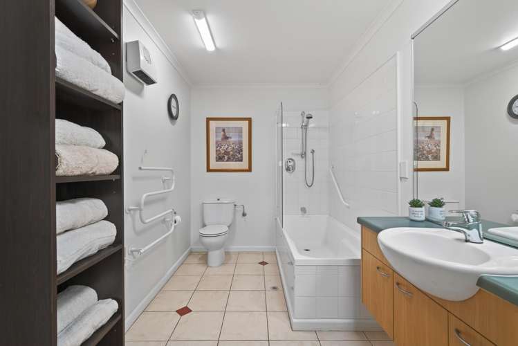 2/2 Sixth Avenue Avenues_11