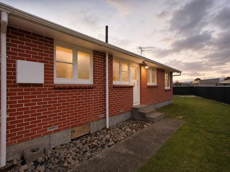 2/7 Mitre Grove Trentham_12