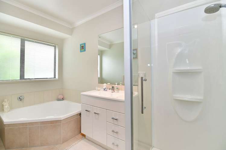 12 Bloomfield Rise Stanmore Bay_13