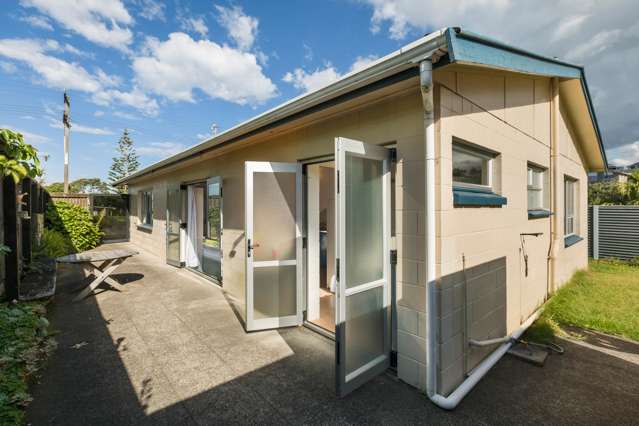 49 Beach Road Waihi Beach_1