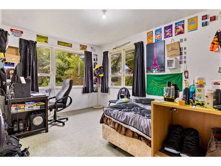 77 Royal Road Massey_13