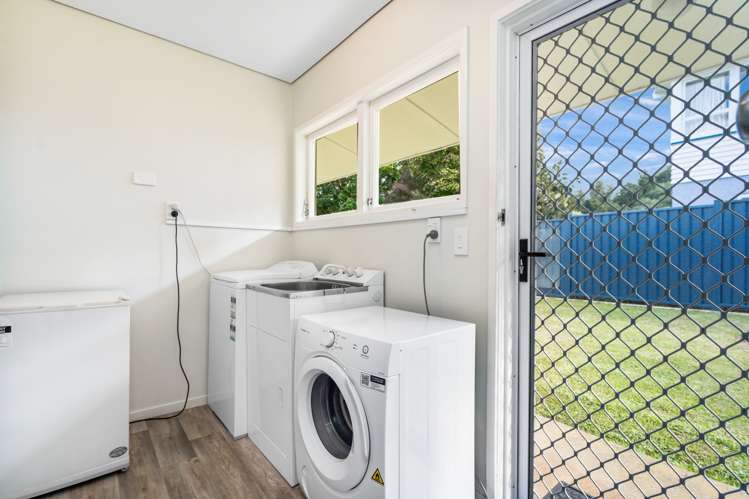 21 Fairway Drive Kamo_13