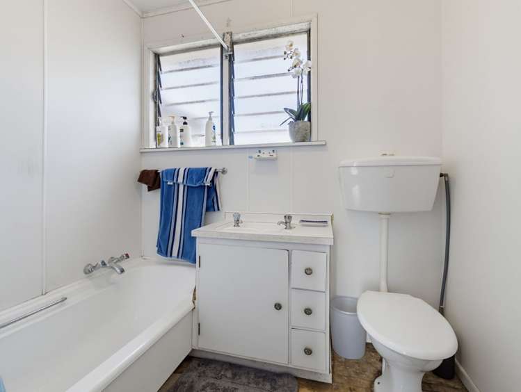 134 Kitchener Road Pukekohe_12
