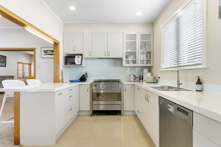 11 Golf Road Epsom_6