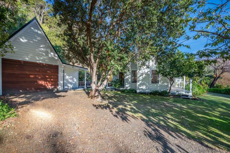37 Penlington Place Akaroa_3