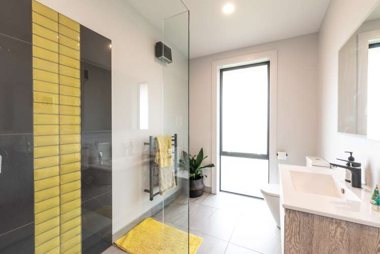 213 Golden Road Alexandra_11