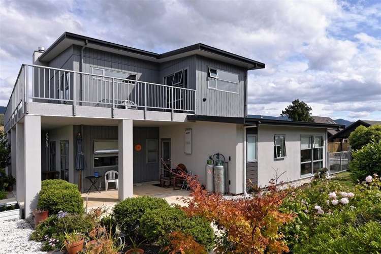 2 Lucy Murcott Place Stoke_3