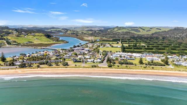 Beachside Ease Meets Modern Living