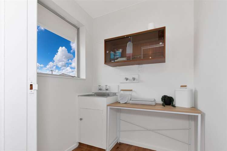 29 Avro Crescent Hornby_9