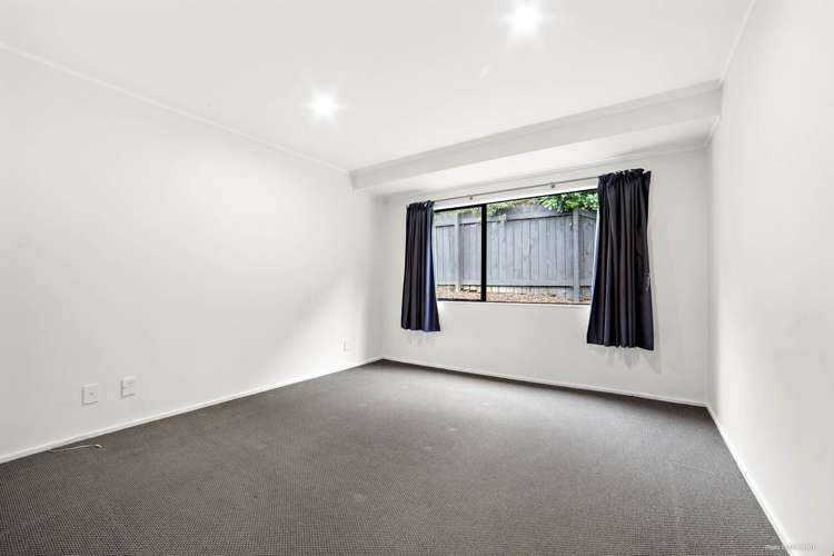 2/25 Witheford Drive Bayview_11