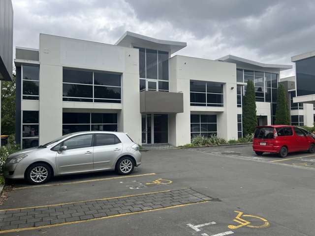 Smart Contemporary Office Space in Harewood