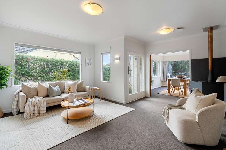 318 Queens Drive Lyall Bay_9