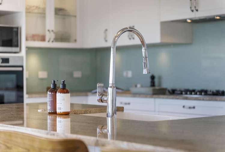 135 Bleakhouse Road Mellons Bay_11