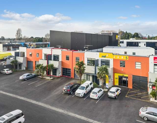 Split risk opportunity in central Manukau