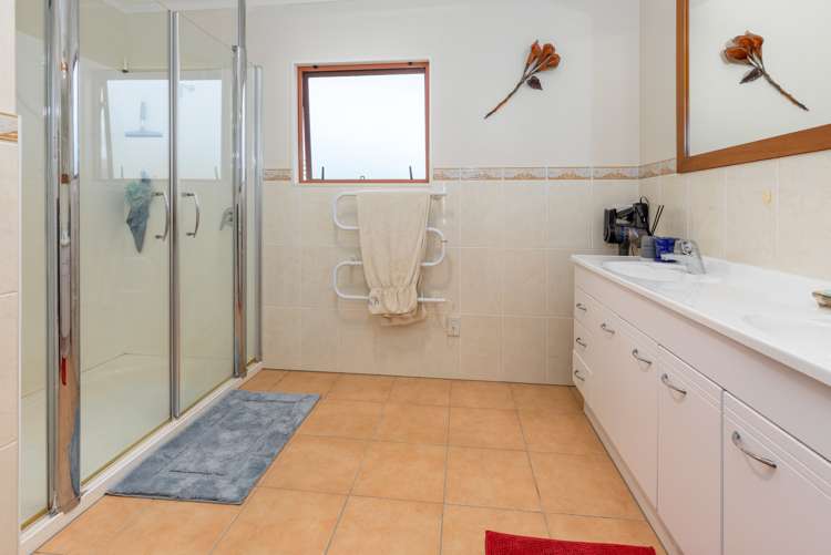 1692 East Coast Road Whakatiwai_9