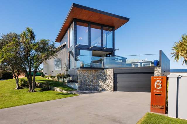 Lavish, luxury & location - wake up to this!