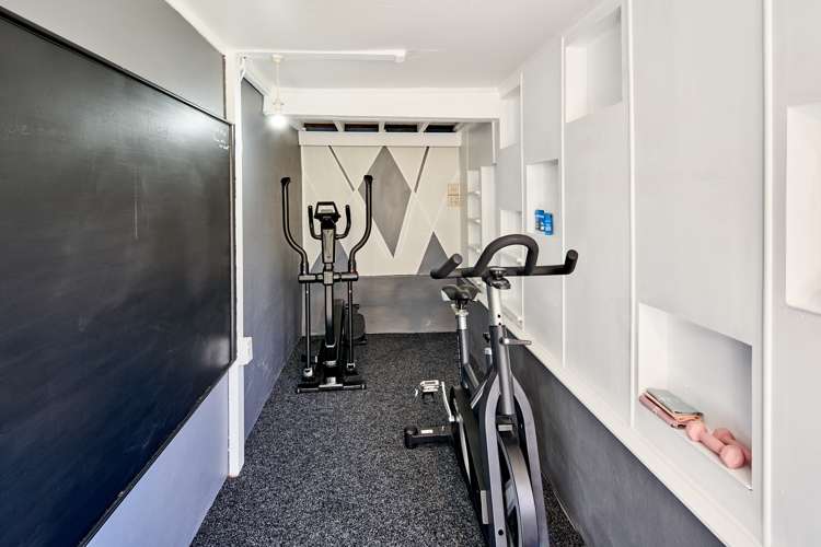 8 Blakey Avenue Karori_16