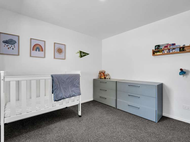 98 Sunline Avenue Lincoln_20