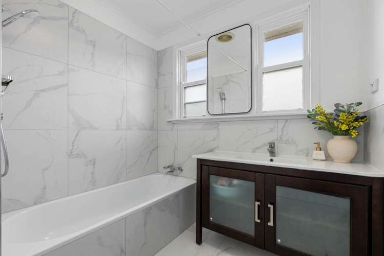 8 White Swan Road Mount Roskill_8