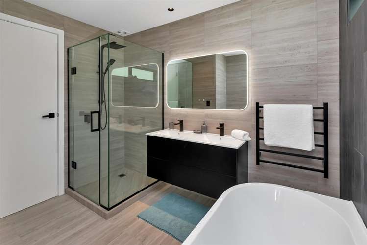 2 Blue Moon Rise Langs Beach_12