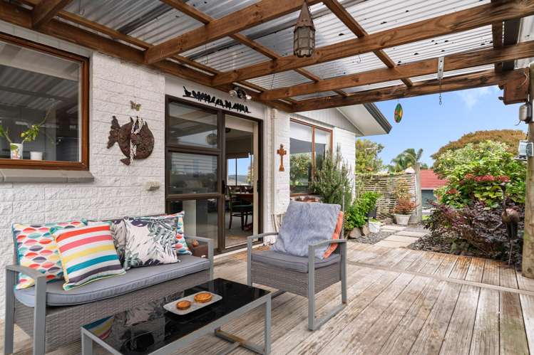 1 Sunny Bay Road Matua_4