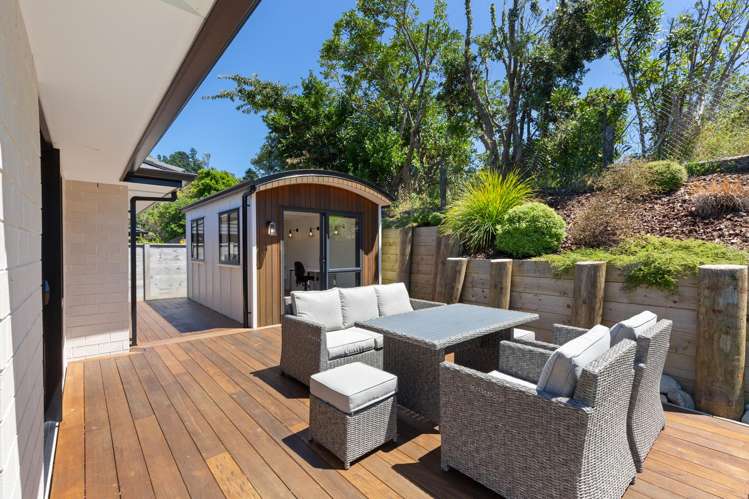 6 Martingale Drive Whitby_30