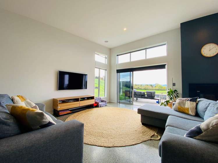 20 Penrhys Close Waitakaruru_3