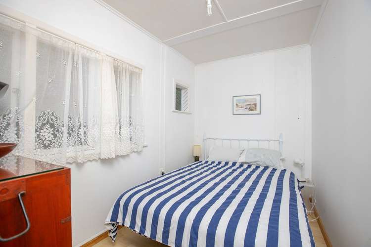 1 Sandy Bay Drive Mataikona_12