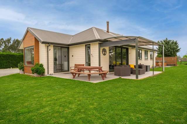 Contemporary Living, Built for Sun, Views & Lifestyle