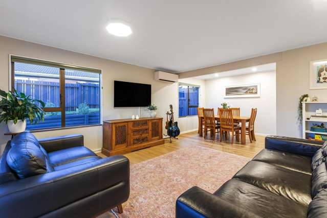 23 James Cook Drive Whitby_3