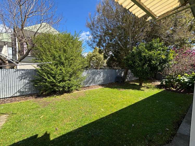 14 Katene Street West End_15