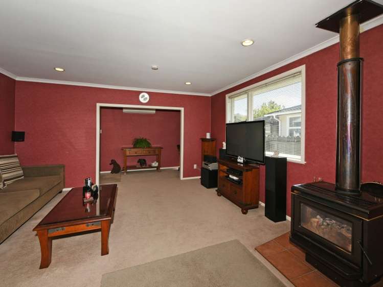 87 Holdsworth Avenue Trentham_4