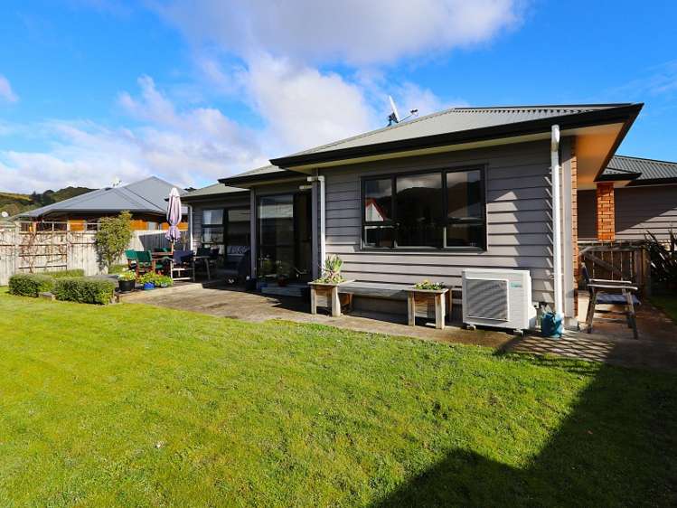 19 Woodland Grove Wainuiomata_0