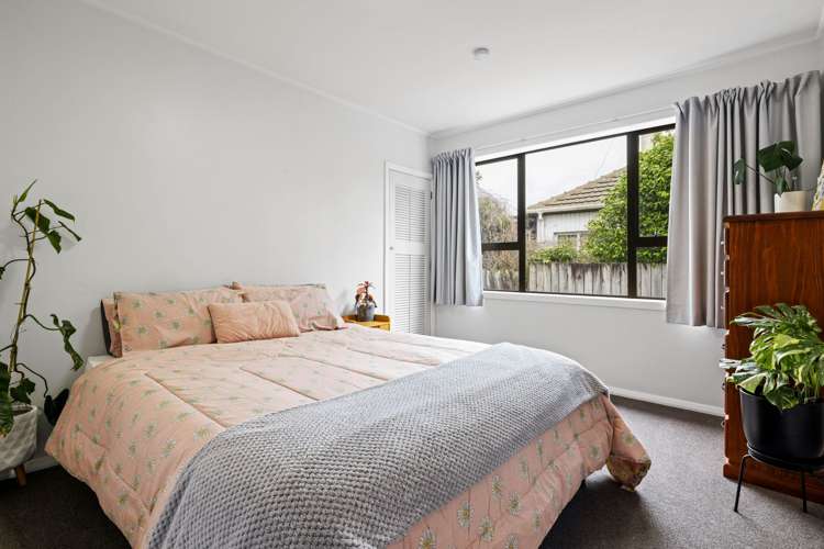 155 Cobham Drive Hamilton East_11