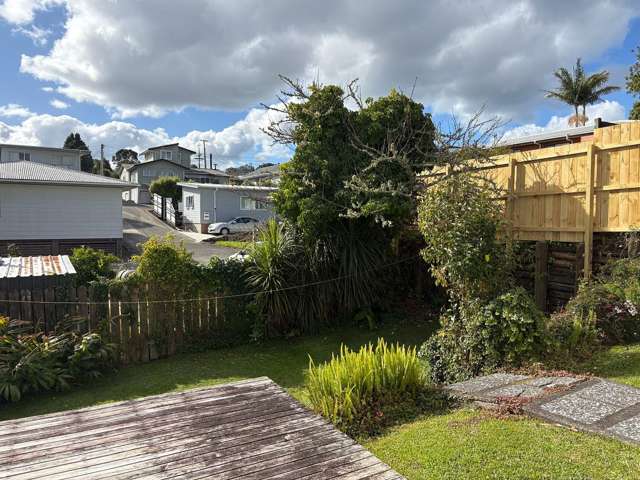 2/15 Lancelot Place Glenfield_1